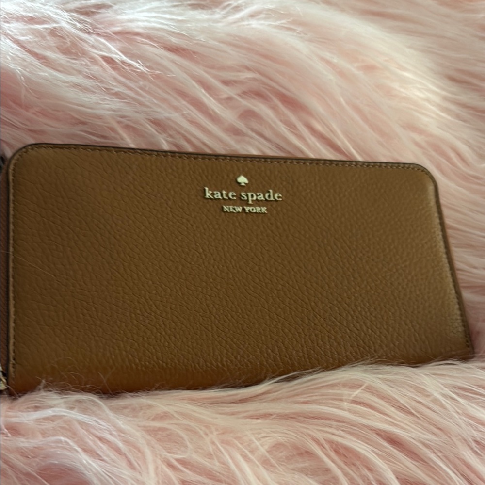 Kate Spade Tan Leather Zip Wallet - Picture 1 of 3